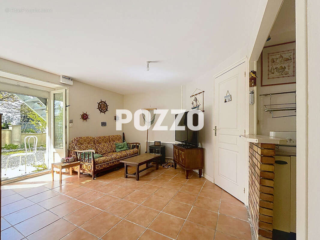 Appartement à DONVILLE-LES-BAINS