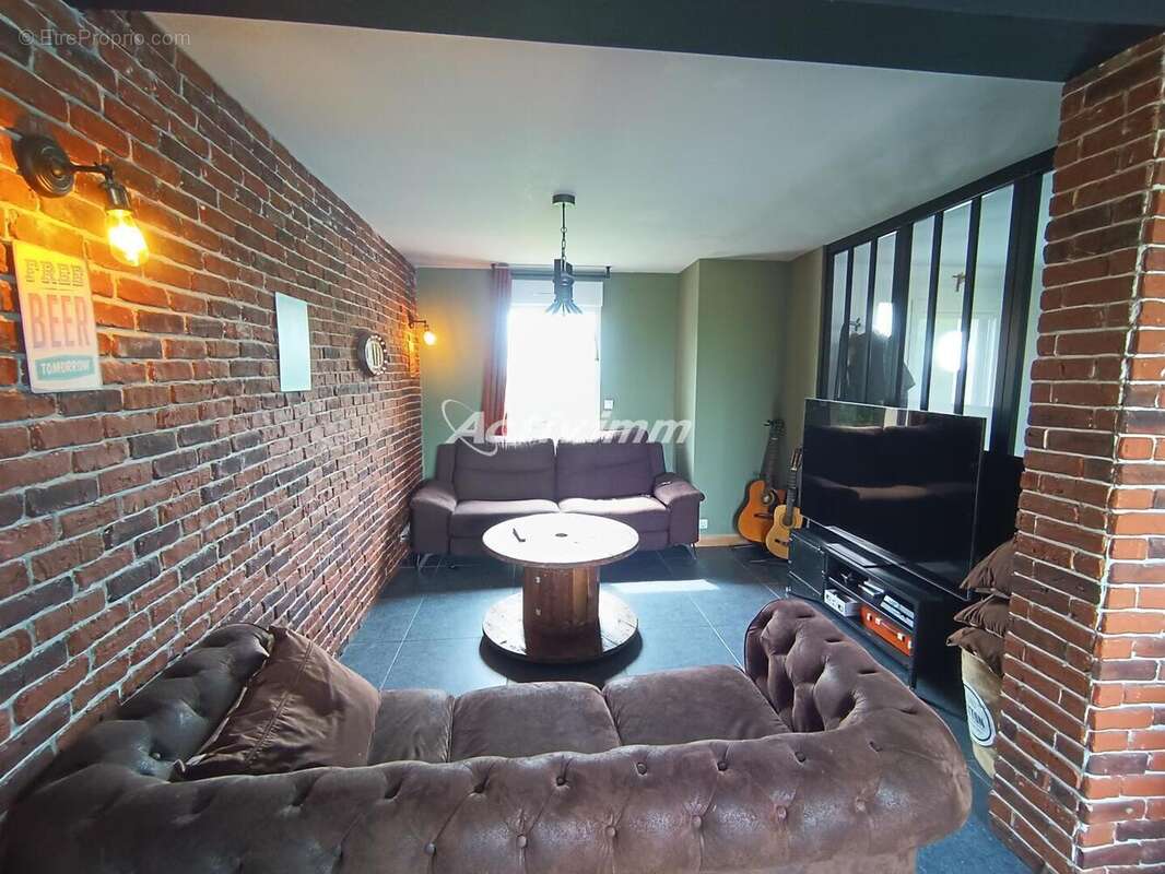 4262 18 - Maison à HUMIERES