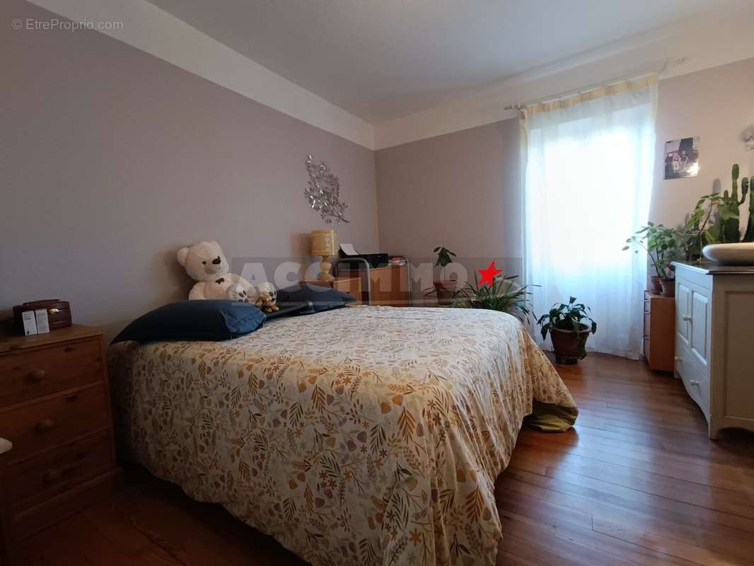 Maison à LABRUGUIERE