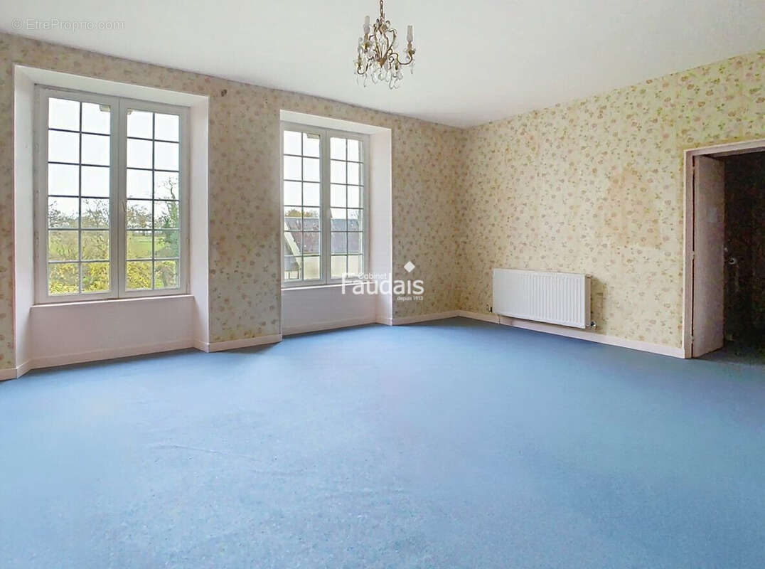 Maison 610 m² à Sainte-Mere-Eglise  - photo 4