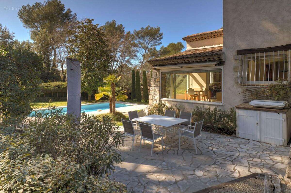 Maison à MOUANS-SARTOUX