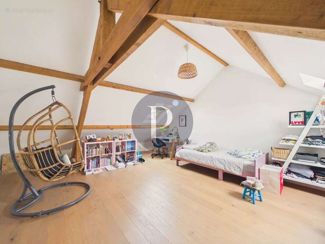 Maison à VERRIERES-LE-BUISSON