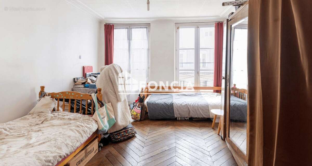 Appartement à PARIS-10E
