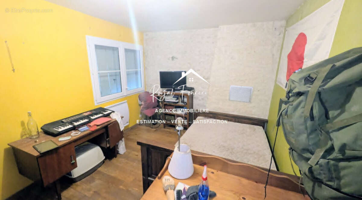 Chambre 1 - Maison à PUSSIGNY