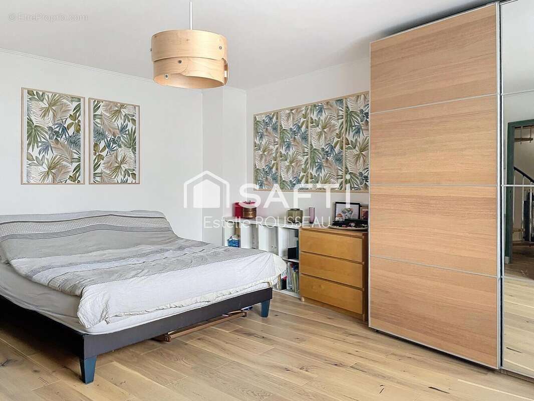 Maison 160 m² à Creteil  - photo 6