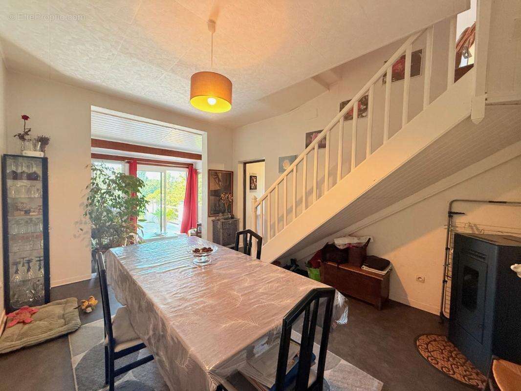 Maison à LAMAGDELAINE