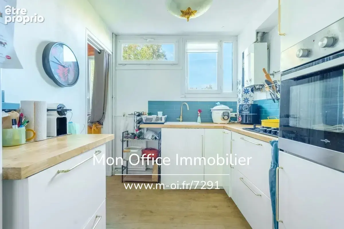 Référence : 7291-MCO - Appartement 4 pièces avec terrasse au 2 ème étage avec terrasse cave  et place de parking privative - photo 4