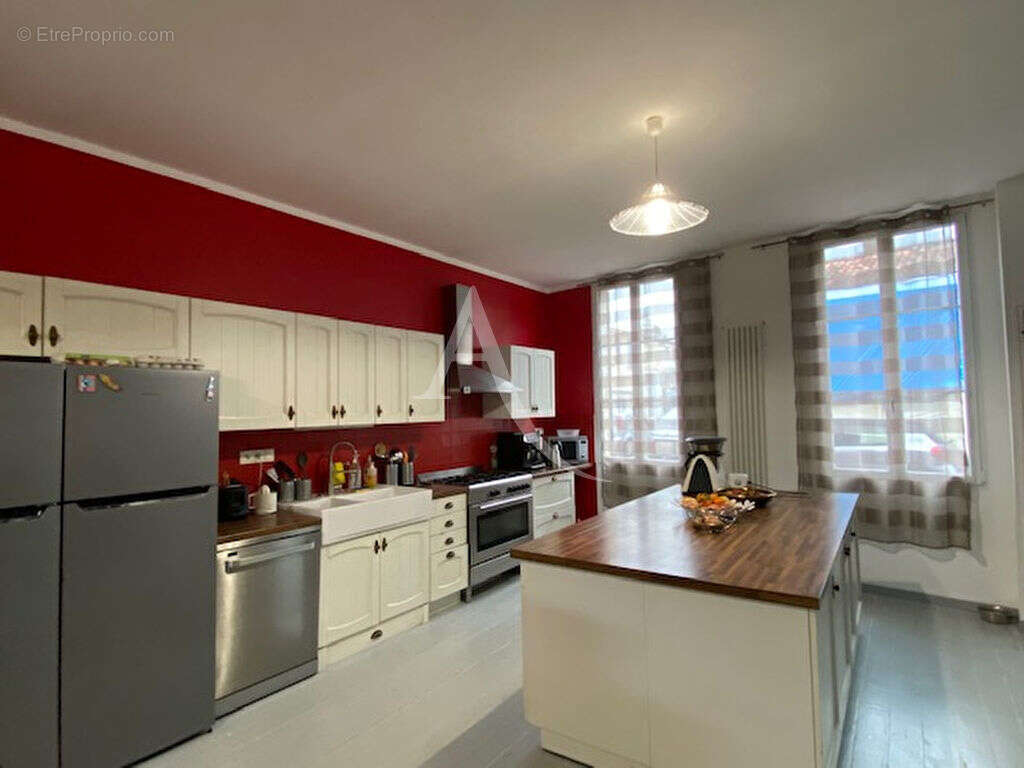 Vaste maison avec jardin, terrasse, garage et piscine - photo 14