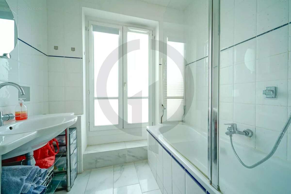 Appartement à PARIS-8E