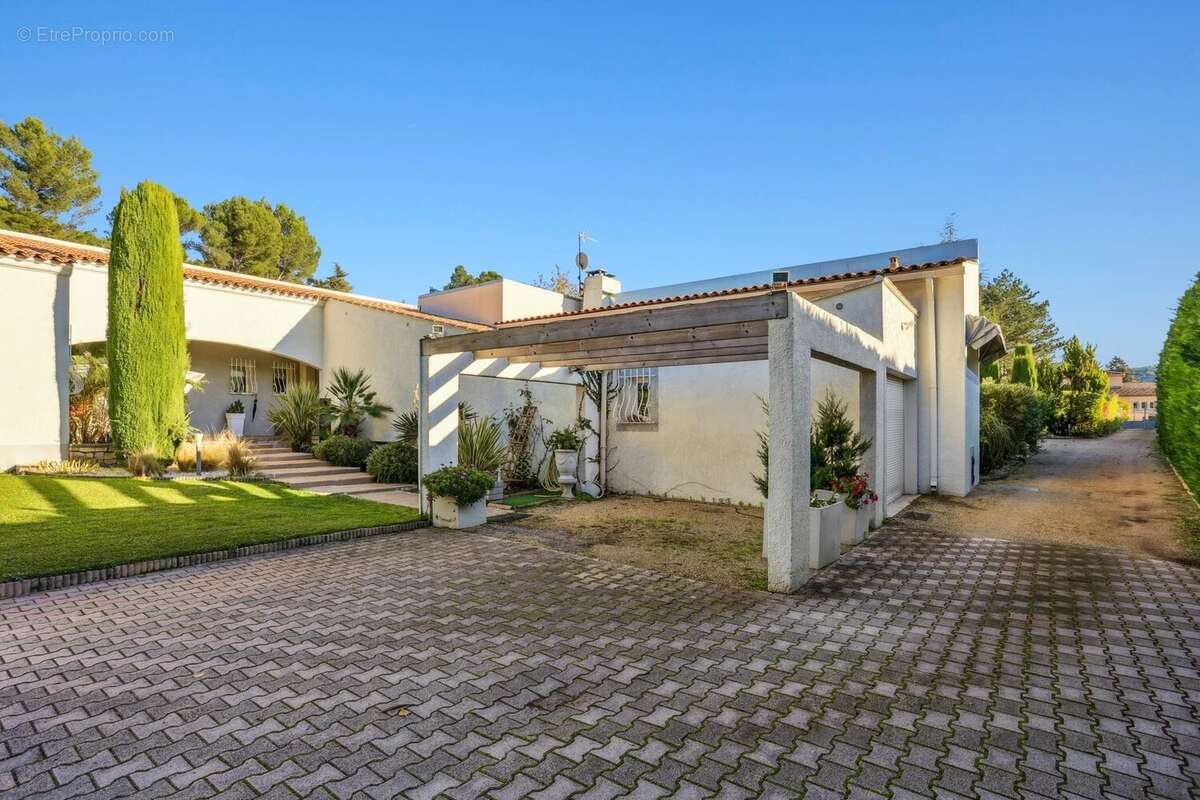 Maison à BOUC-BEL-AIR