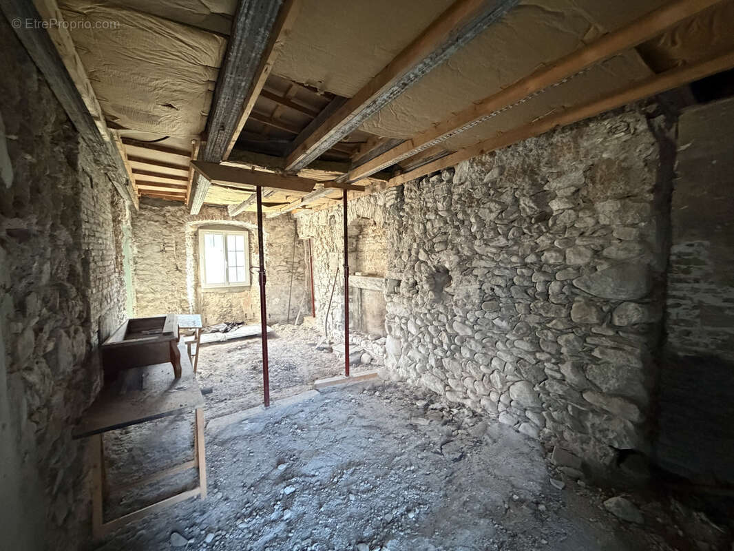 Sciez maison de 160 m2 à rénover avec dépendances - photo 7