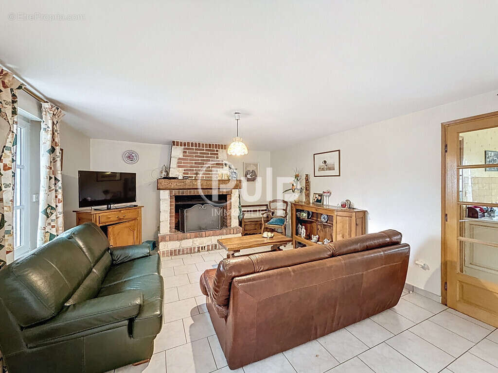 Maison à AIX-EN-ISSART