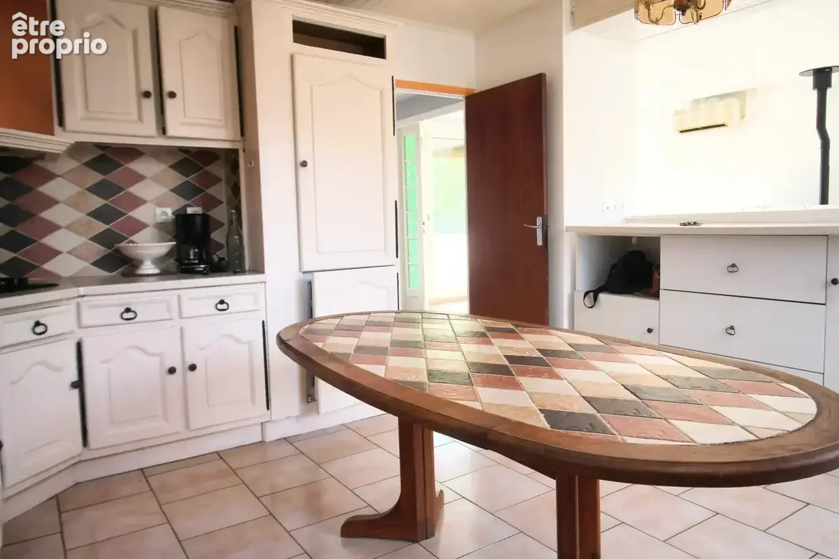 Maison de plain-pied avec jardin, garage et vue sur les montagnes - photo 15