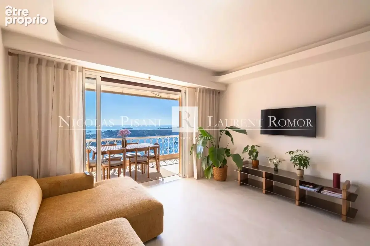 Exclusivité dernier etage – villefranche-sur-mer – 3 pièces rénové avec terrasse, garage et vue mer - photo 6