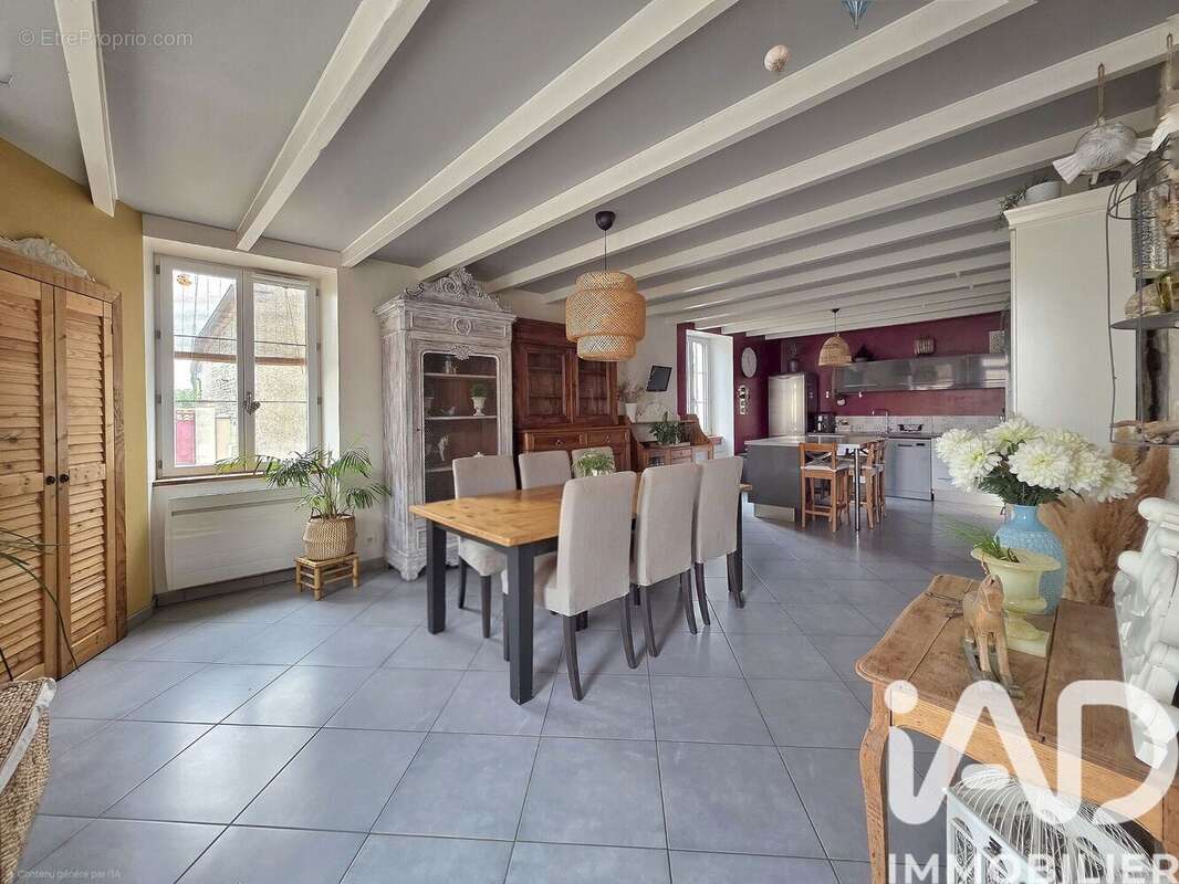 Photo 3 - Maison à COULGENS