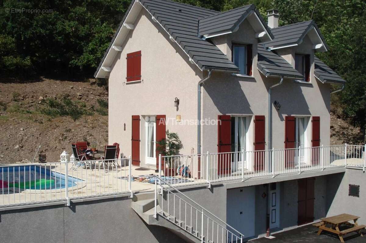 Maison à ASPRES-LES-CORPS