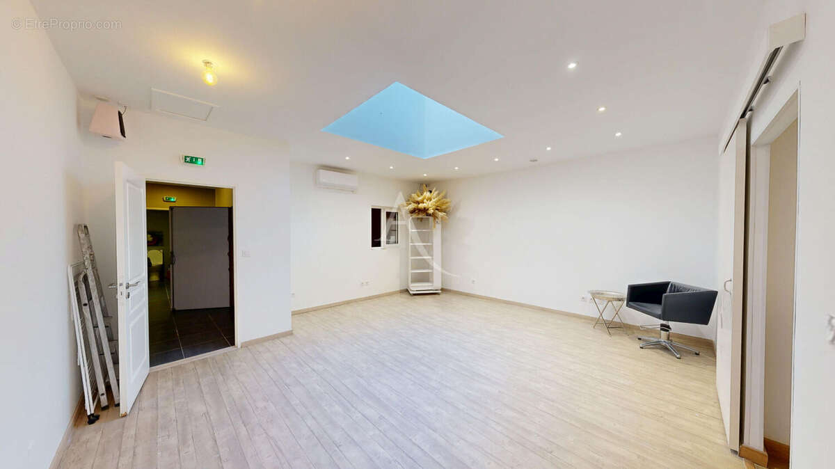 Commerce à CARCASSONNE