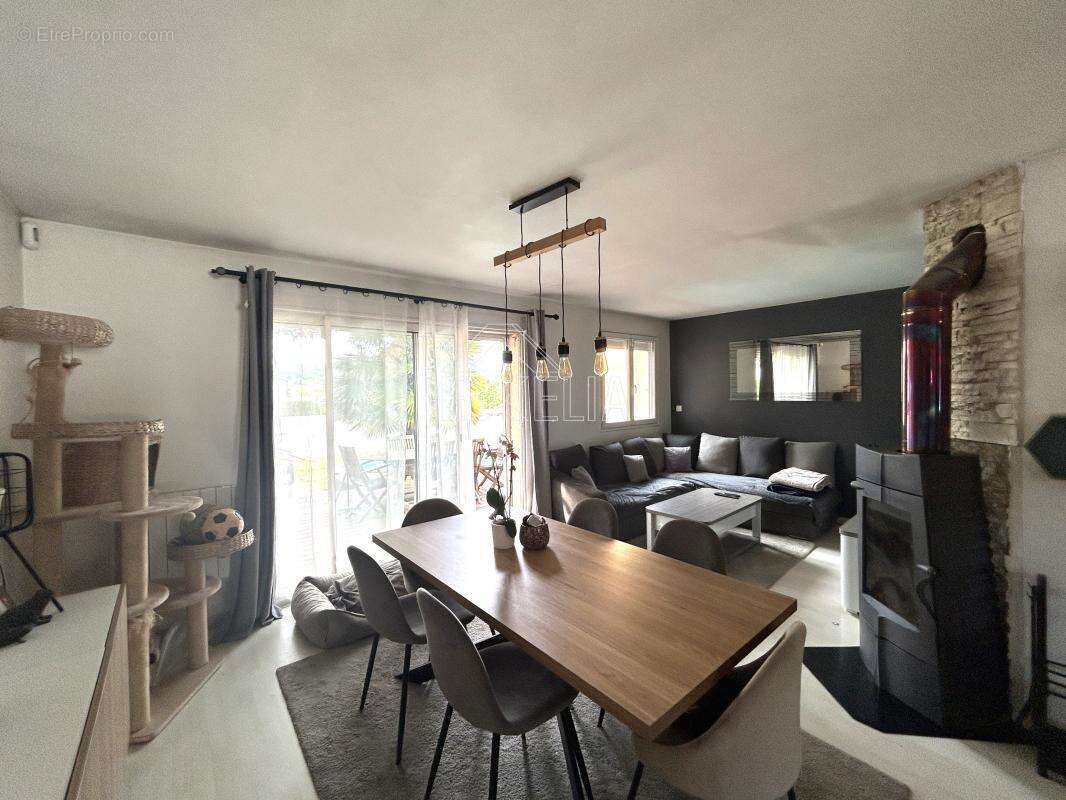 Maison à ROSNY-SUR-SEINE