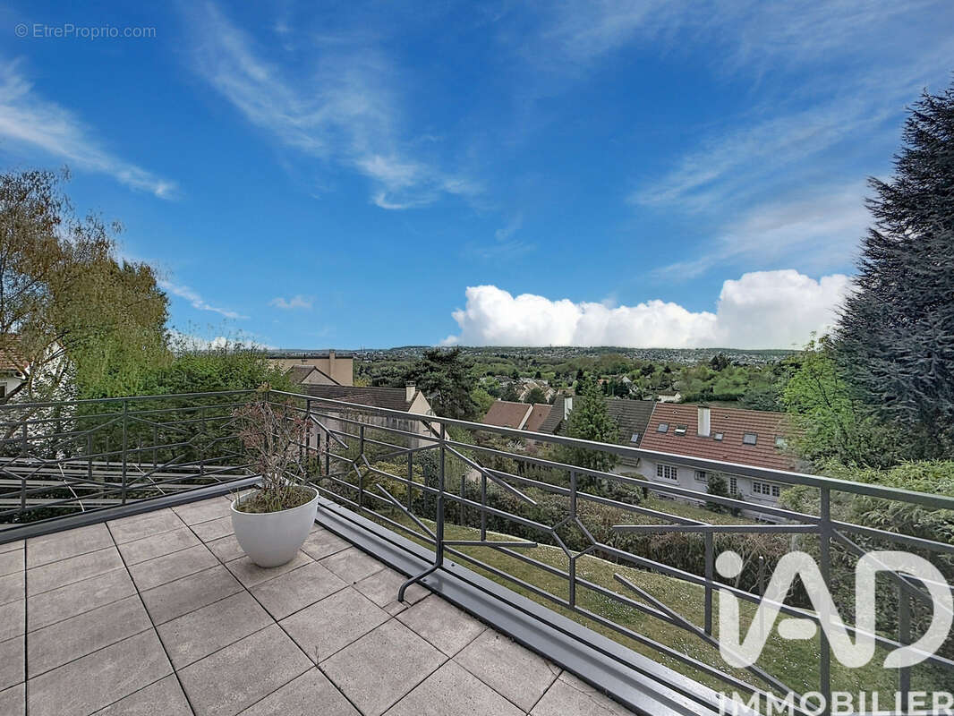 Photo 2 - Maison à VERRIERES-LE-BUISSON