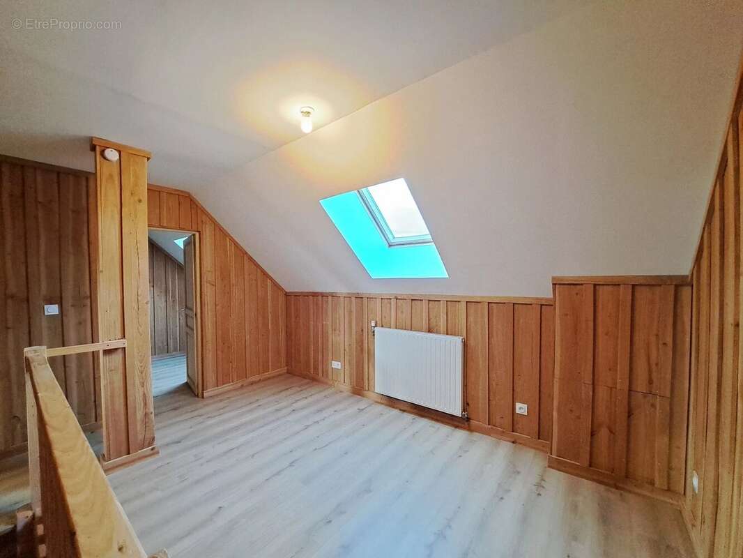 Appartement à COURTERANGES