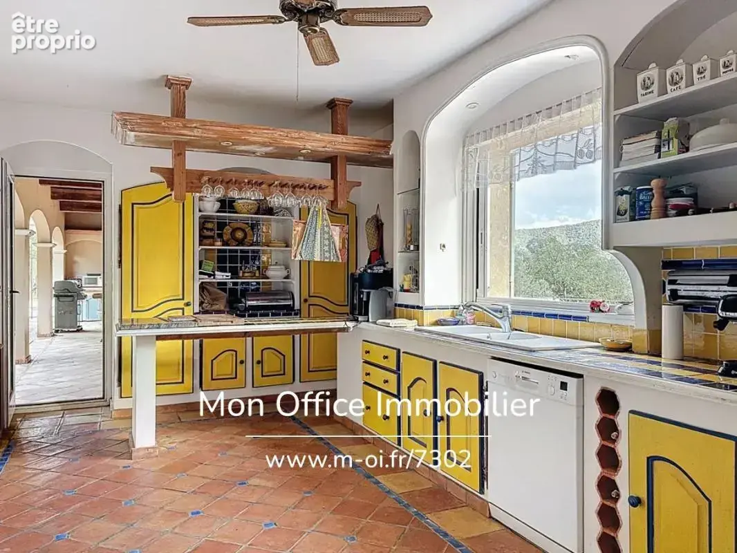 Référence : 7302-les - villa de 200m2 vue sur les collines avec patio et terrasses - photo 12