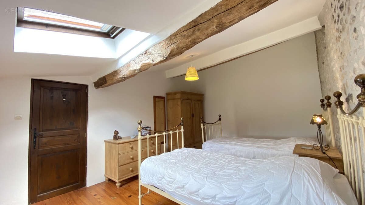 Maison à MORTAGNE-SUR-GIRONDE