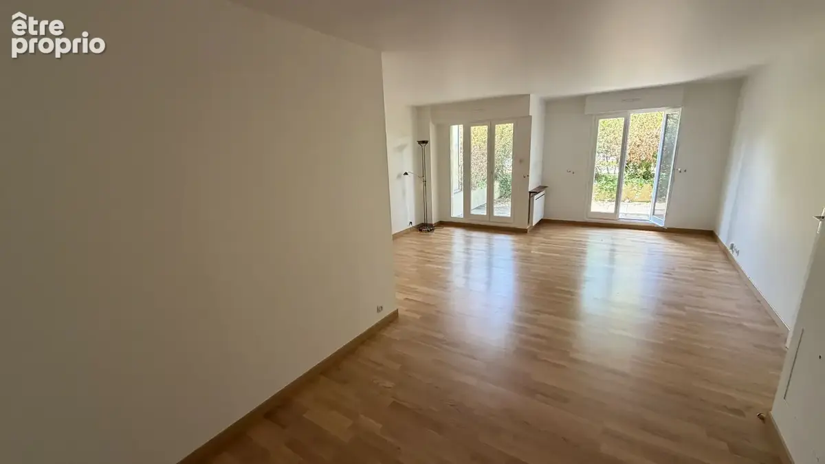 A VENDRE Appartement Enghien Les Bains 4 pièce(s) 79 m² - photo 2