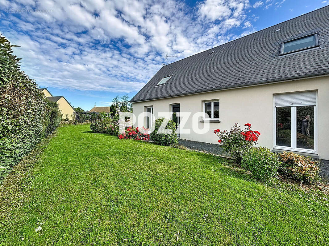 Marigny Le Lozon , maison plain pied de type F5 à 600 mètres du centre ville; bon état, jardin garage et parking privé - photo 2