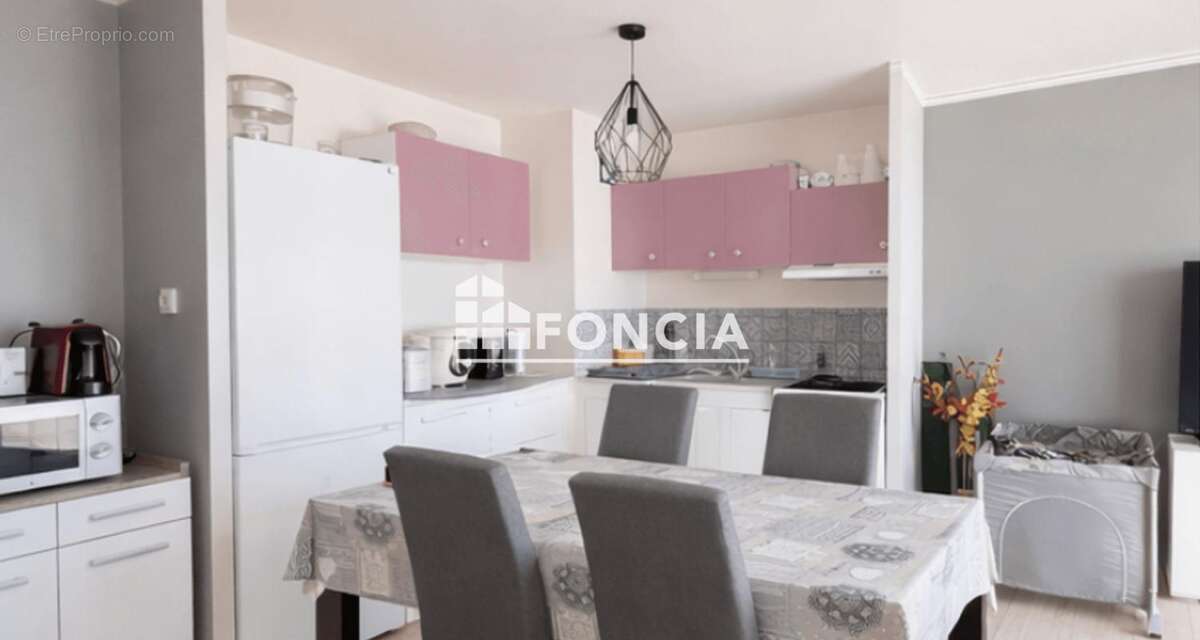 Appartement à MARSEILLE-4E