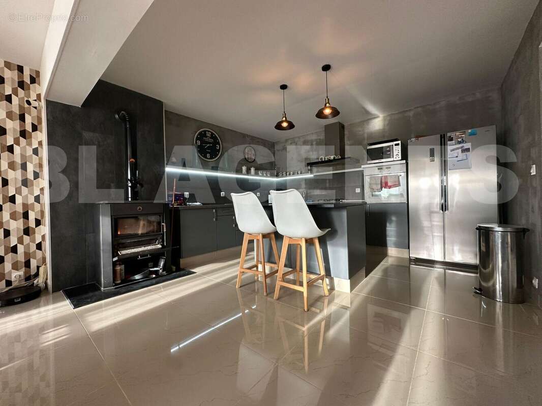 8 - Maison à LETANNE