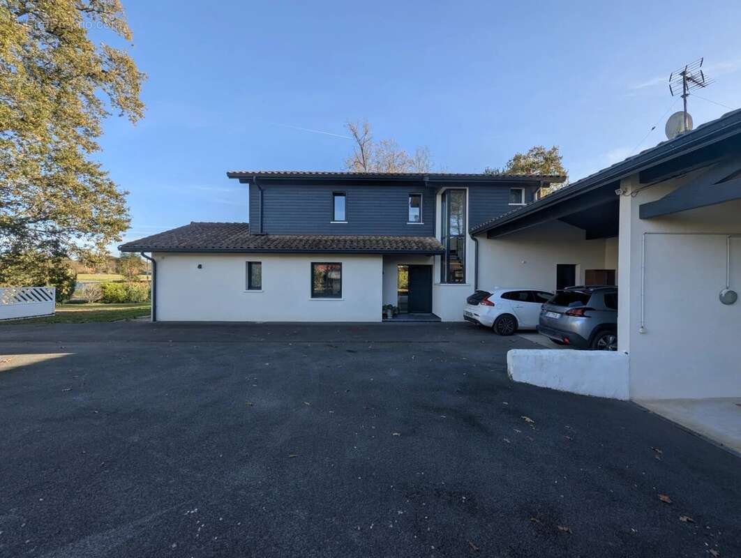 Maison à SAINT-MARTIN-DE-SEIGNANX