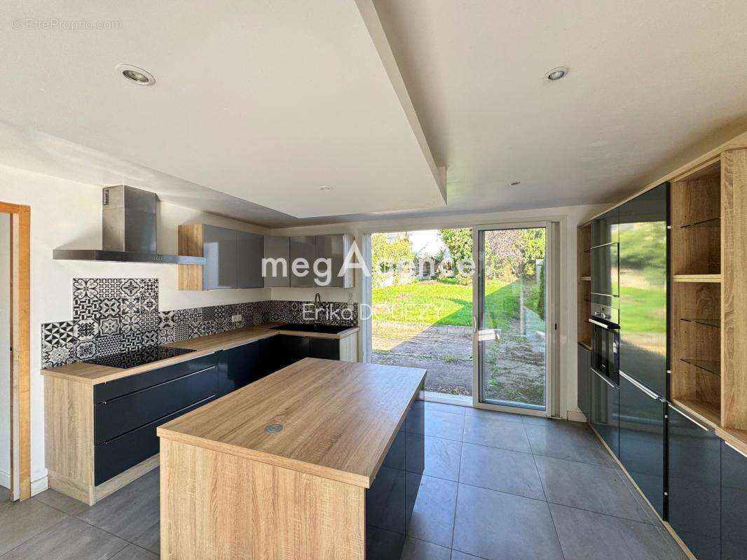 Maison 5 chambres 1 bureau, jardin, garage - photo 4