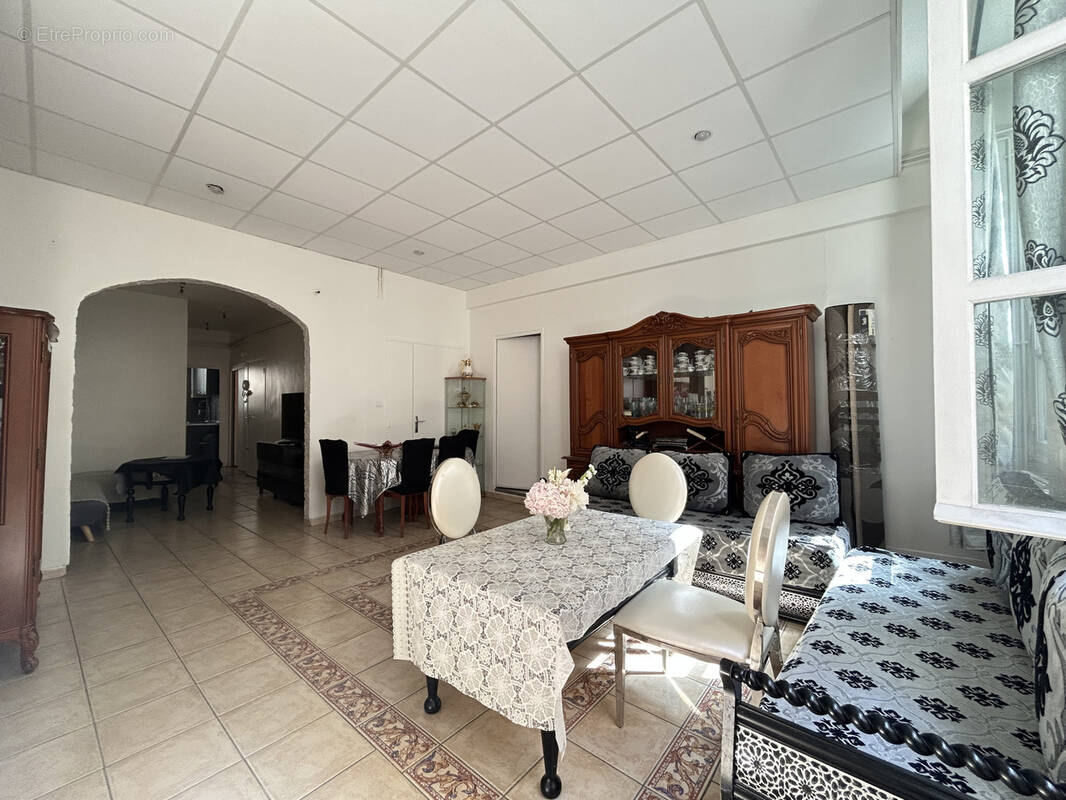Appartement à MARSEILLE-1E