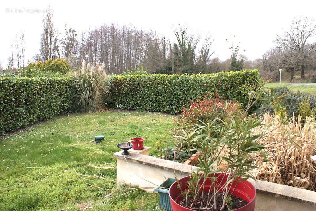 Maison à BAIGNES-SAINTE-RADEGONDE