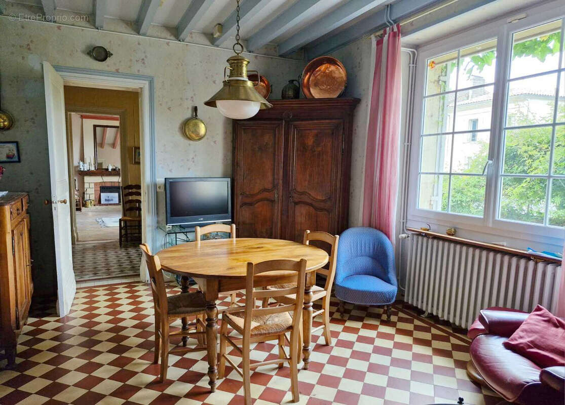 Maison à LAMOTHE-MONTRAVEL