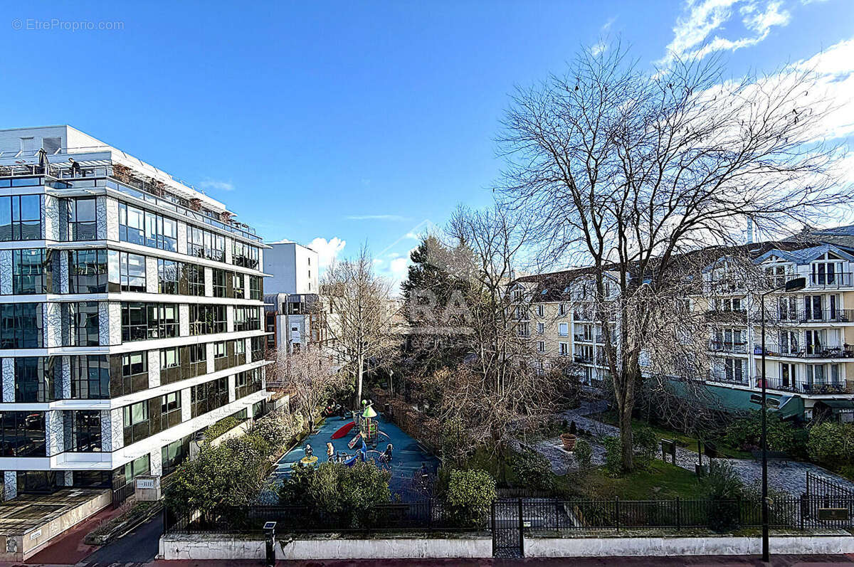 Appartement à NEUILLY-SUR-SEINE