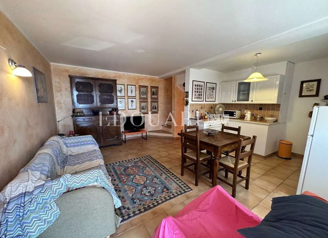 Appartement à ROQUEBRUNE-CAP-MARTIN