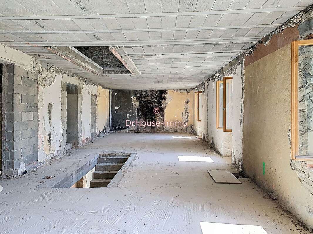 Maison 240 m² à Anthe  - photo 2