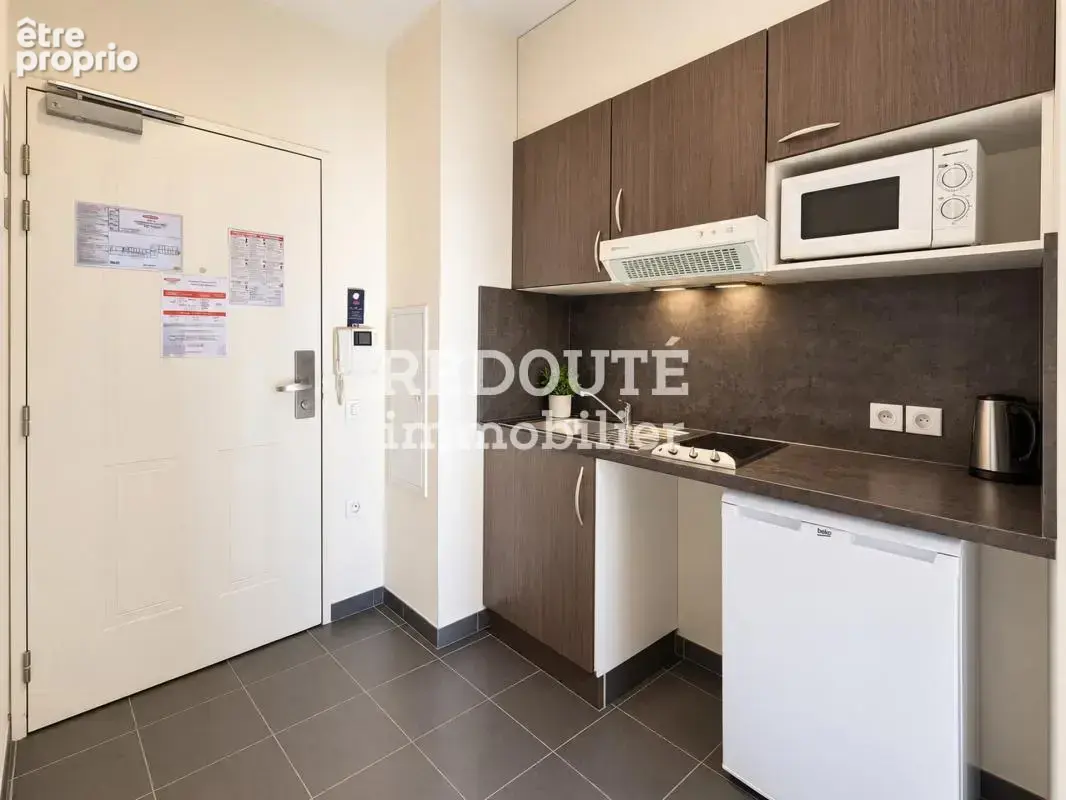 A vendre en exclusivité - reims secteur gare - studio meublé - photo 4