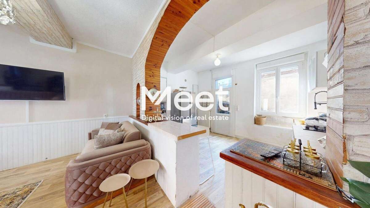 Maison à LIGNY-LE-CHATEL