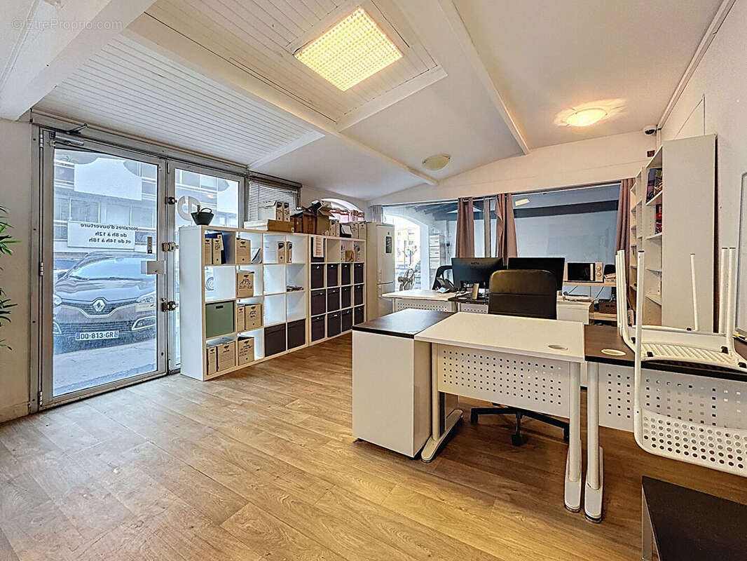 Commerce à PALAVAS-LES-FLOTS