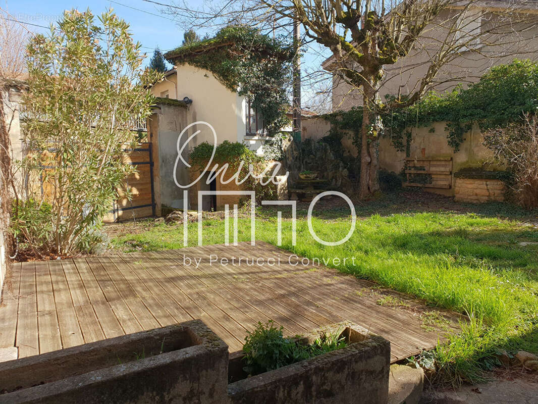 Maison à COLLONGES-AU-MONT-D&#039;OR