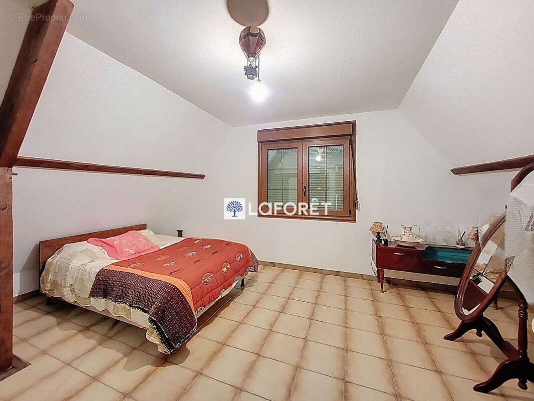 Maison à MAREST-DAMPCOURT