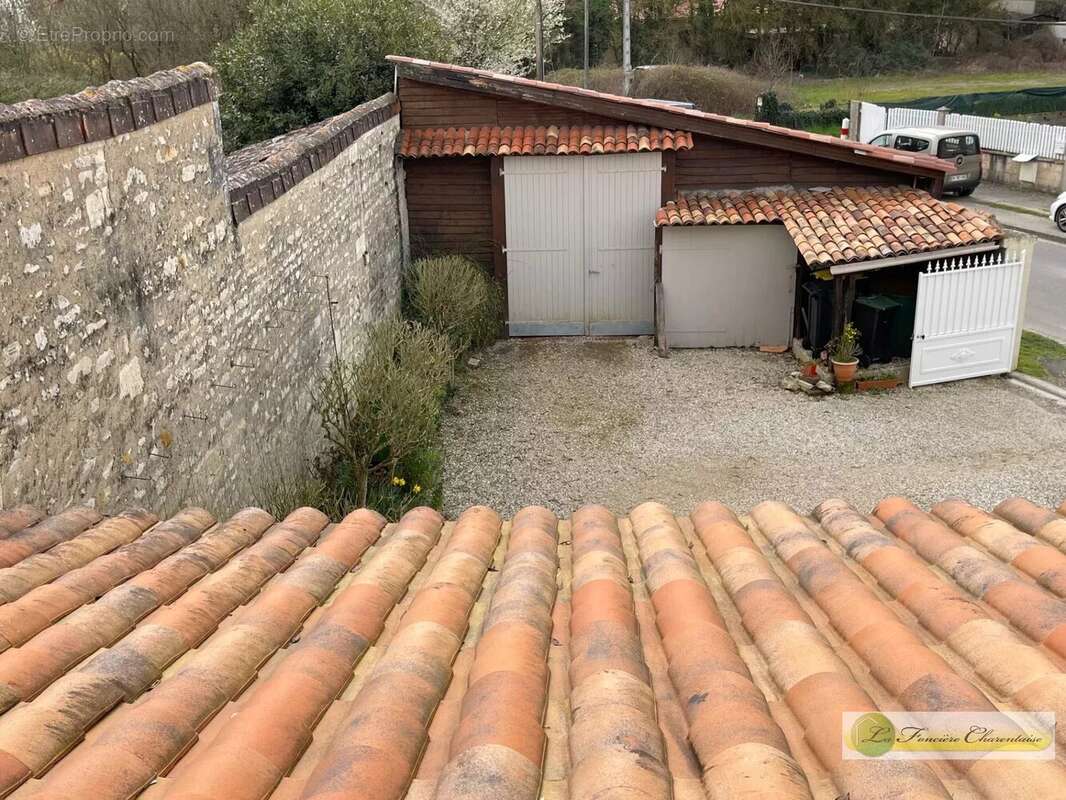 Maison à AIGRE