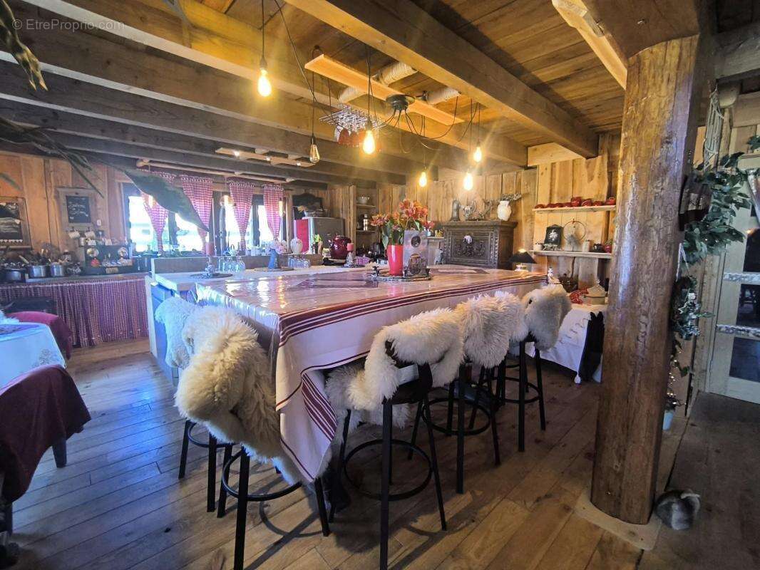 Maison à GREOLIERES