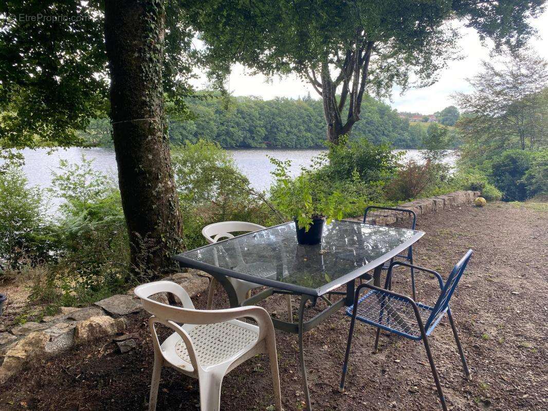 Maison à SAINT-JULIEN-LE-PETIT