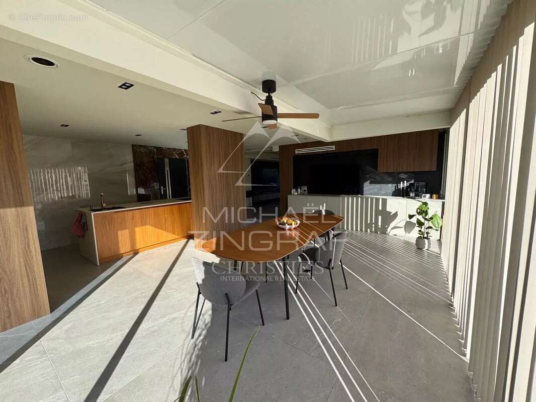 Appartement à MANDELIEU-LA-NAPOULE