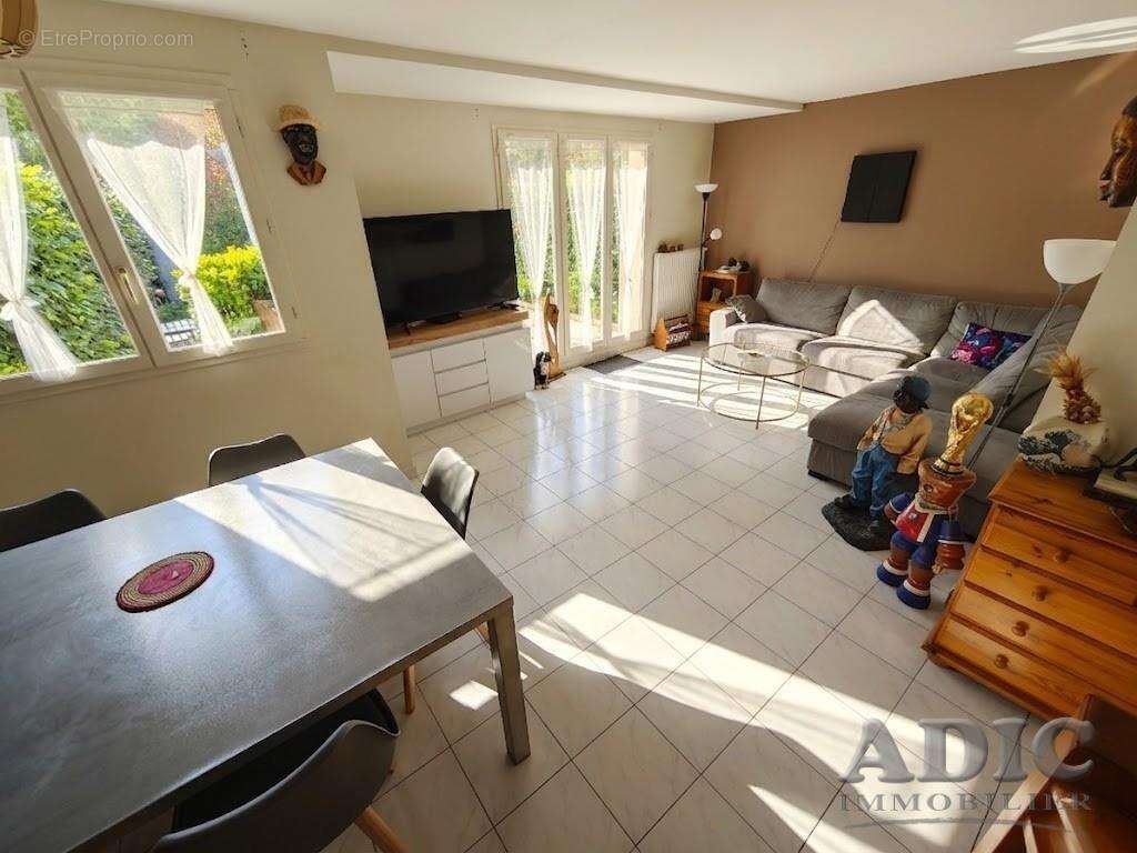 Maison à MOUSSY-LE-NEUF