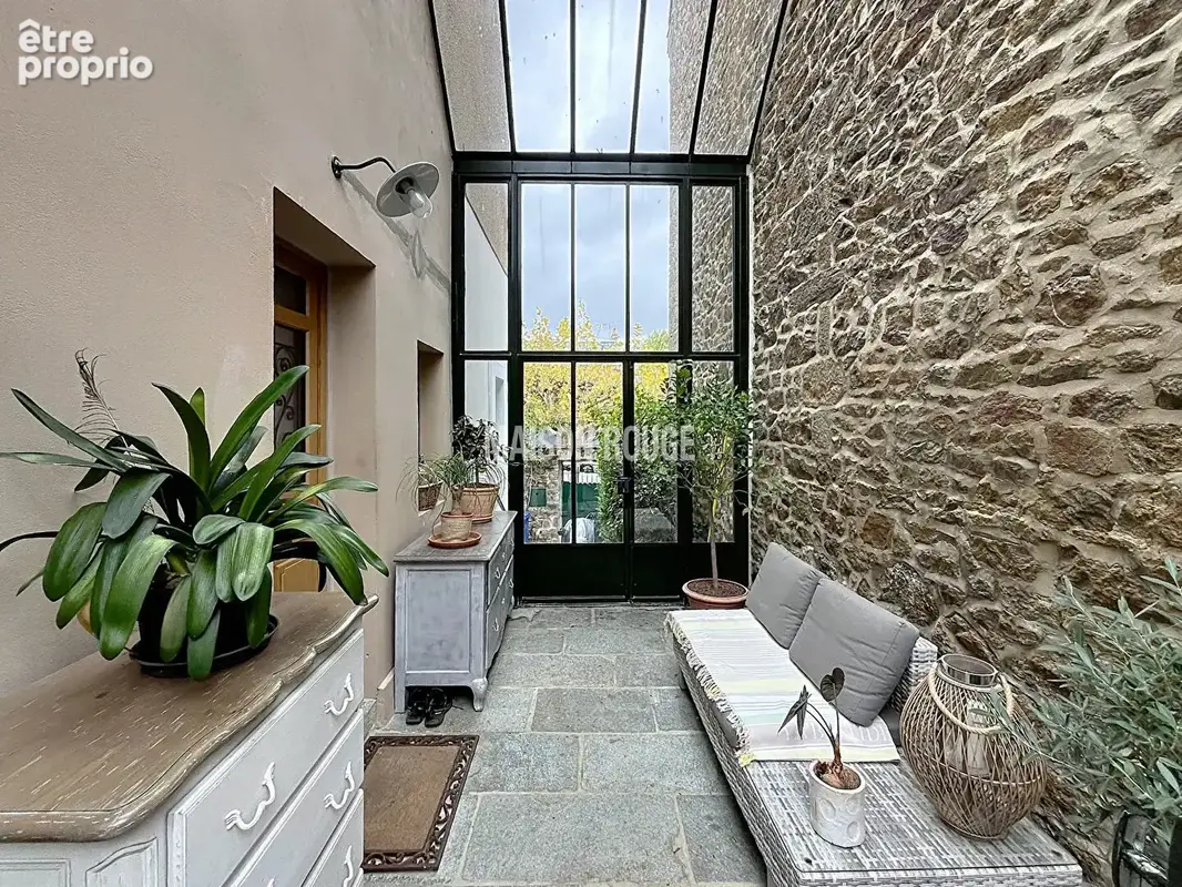 Maison de charme à Saint-Servan entièrement rénovée avec jardin et stationnement - photo 18