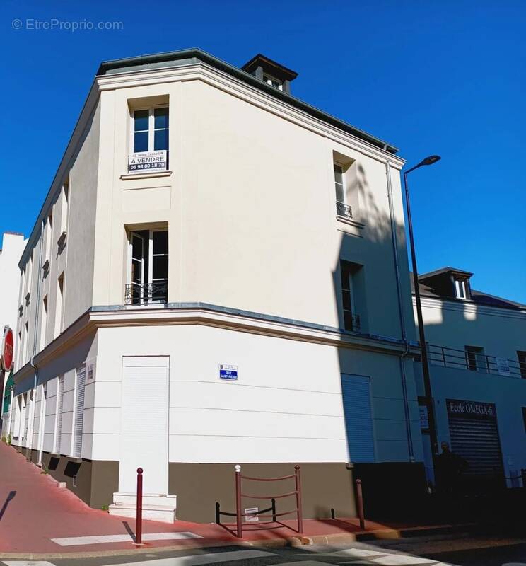 Appartement à CHARENTON-LE-PONT